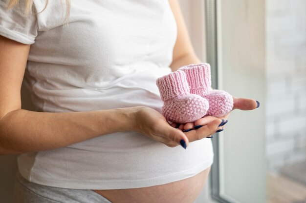 Vooraanzicht baby roze schoenen