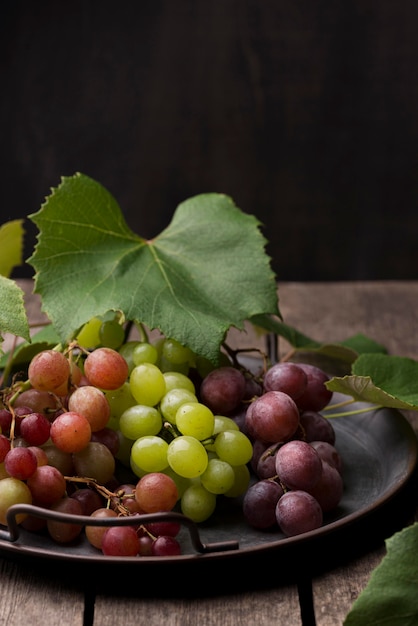 Vooraanzicht compositie van herfstfruit