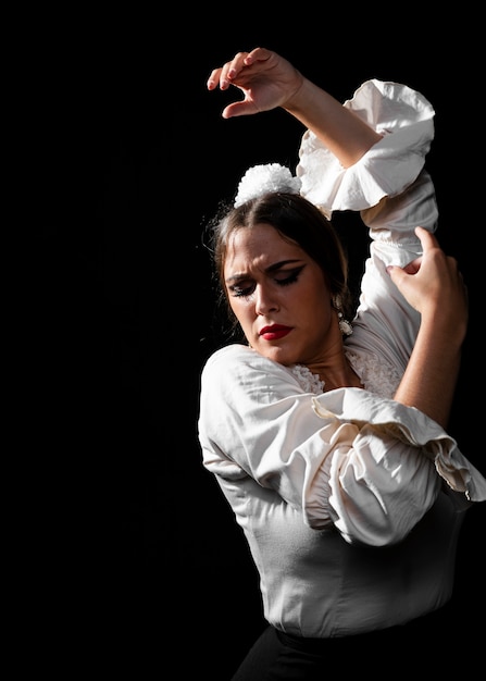 Vooraanzicht flamenca verhogen handen in de lucht