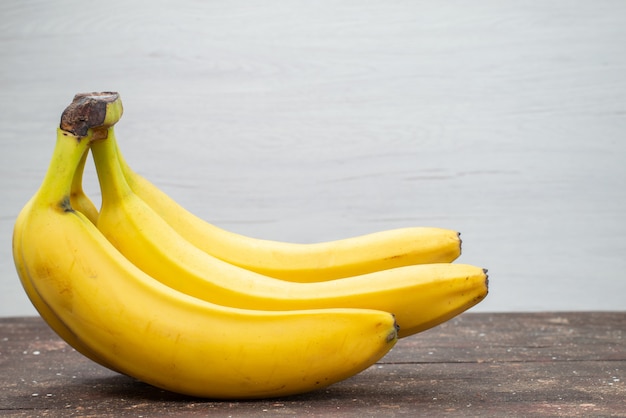 Vooraanzicht heerlijke bananen exotisch eten