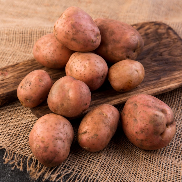 Vooraanzicht stapel aardappelen regeling