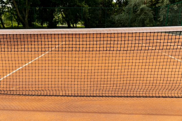 Vooraanzicht tennisnet op de baan