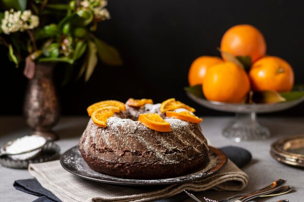 Vooraanzicht van chocoladetaartconcept