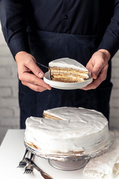 Vooraanzicht van heerlijk cakeconcept