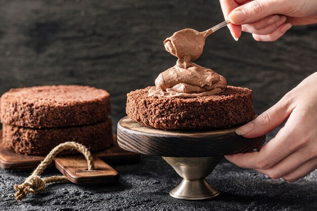 Vooraanzicht van heerlijk cakeconcept