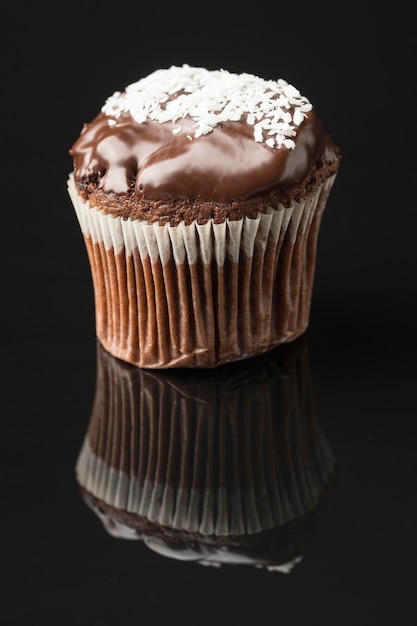 Gratis foto vooraanzicht van heerlijk chocoladedessert