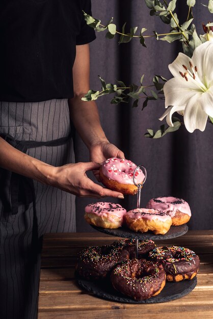 Vooraanzicht van heerlijk donuts-concept