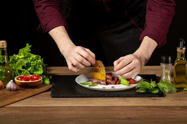 Vooraanzicht van heerlijk eten arrangement