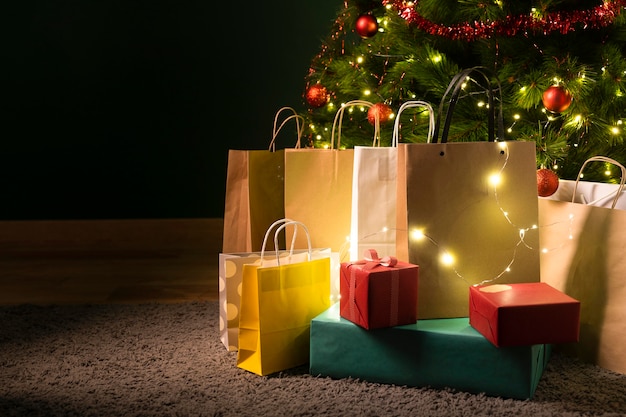 Vooraanzicht van mooie kerstcadeaus