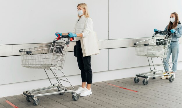 Gratis foto vooraanzicht van sociaal afstandsconcept