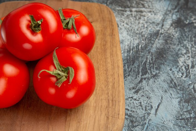 Vooraanzicht verse rode tomaten