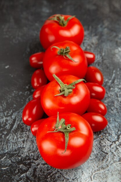 Vooraanzicht verse rode tomaten