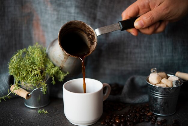 Vooraanzicht vintage koffie waterkoker