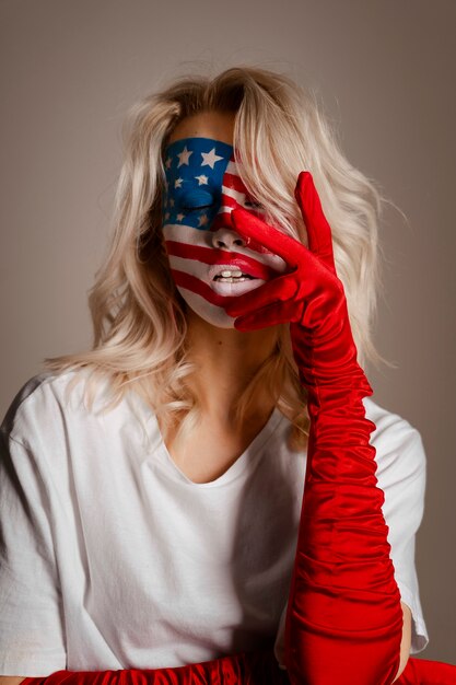 Vooraanzicht vrouw poseren met Amerikaanse make-up