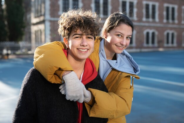 Vrienden die samen tijd doorbrengen