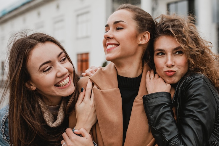 Gratis Foto vrij jonge meisjes die samen plezier hebben