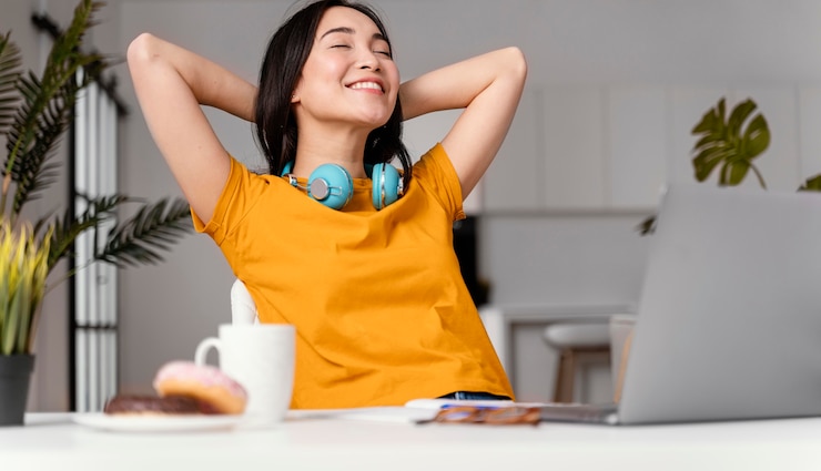 Gratis Foto vrouw die een online les bijwoont