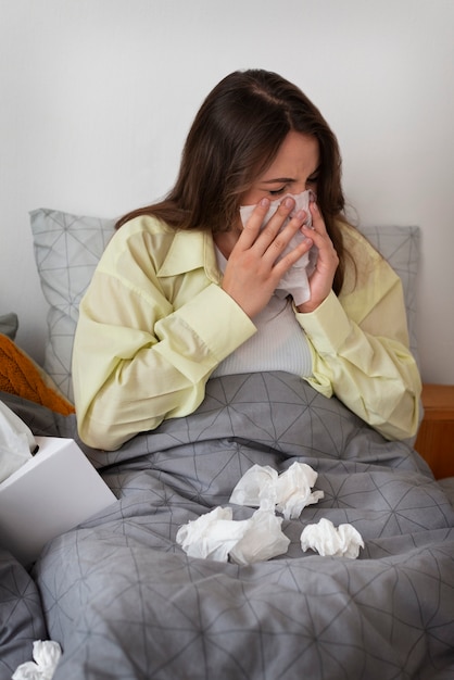 Vrouw die lijdt aan allergieën