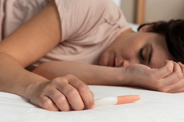 Vrouw die lijdt aan onvruchtbaarheid