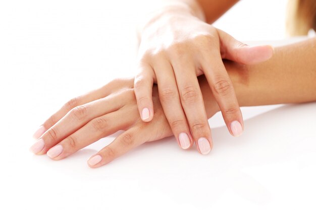 Vrouw handen met manicure