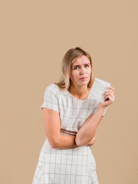 Vrouw heeft buikpijn omdat menstruatie