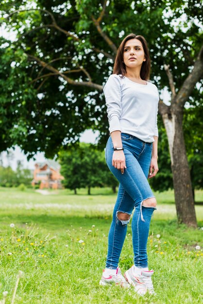 Vrouw in de natuur