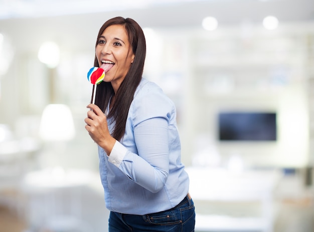 Vrouw likken een lolly