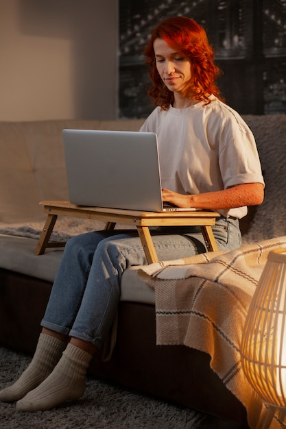 Gratis foto vrouw met een huidziekte