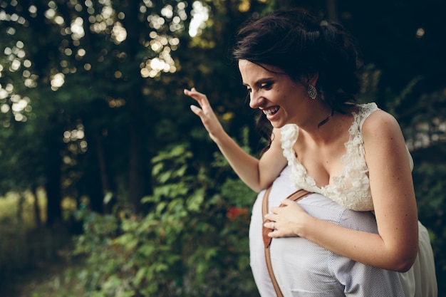 Vrouw op de top van een man