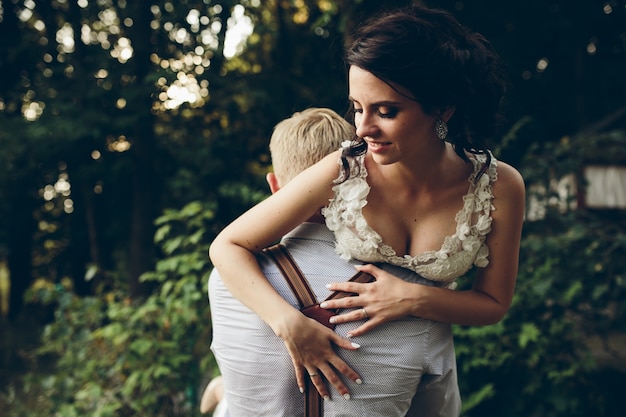 Vrouw wordt gebracht als een zak