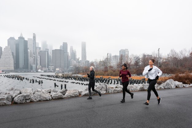 Vrouwen die samen joggen