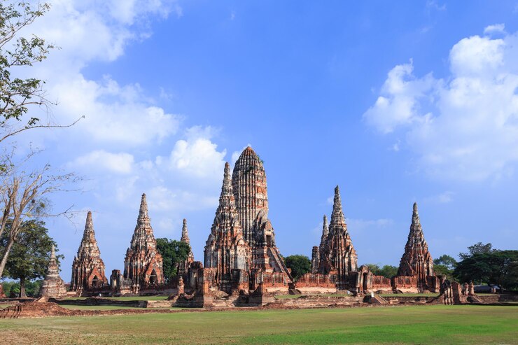 Gratis Foto wat chaiwatthanaram een beroemde oude tempel in ayutthaya thailand
