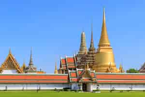 Gratis foto wat phra kaew of de tempel van de smaragdgroene boeddha in grand palace bangkok