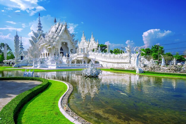 Wat Rong Khun-tempel (Witte Tempel) in CHIANG RAI, THAILAND.