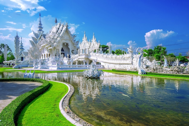 Wat Rong Khun-tempel (Witte Tempel) in CHIANG RAI, THAILAND.