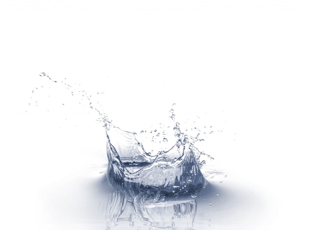 Gratis foto water splash geïsoleerd op een witte achtergrond