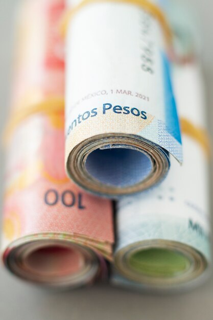 Wazig Mexicaans bankbiljettenassortiment hoge hoek
