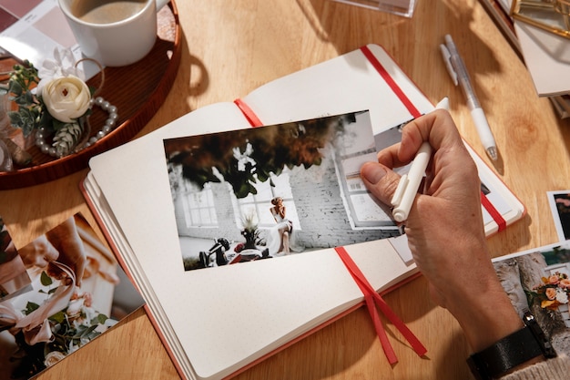 Gratis foto weergave van essentiële items voor weddingplanner