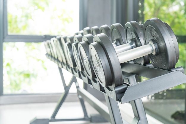 Weergave van rijen dumbbells