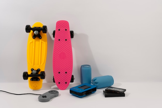 Weergave van skateboard met retro memorabilia