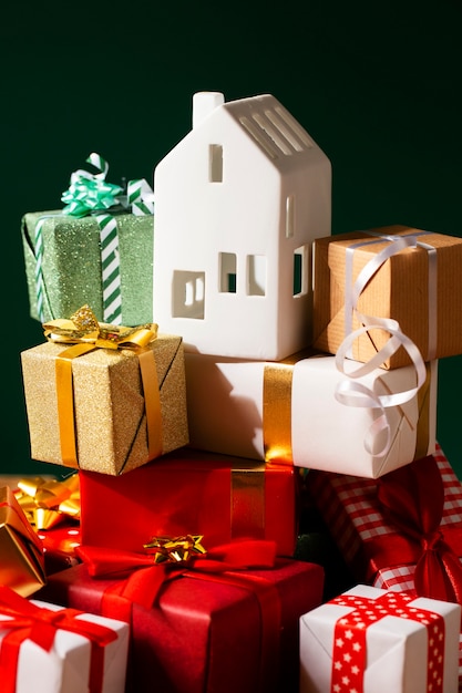 Witte huis en cadeautjes assortiment