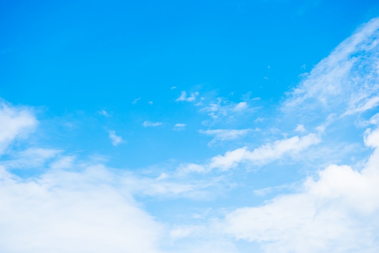 Gratis Foto witte wolk op blauwe lucht