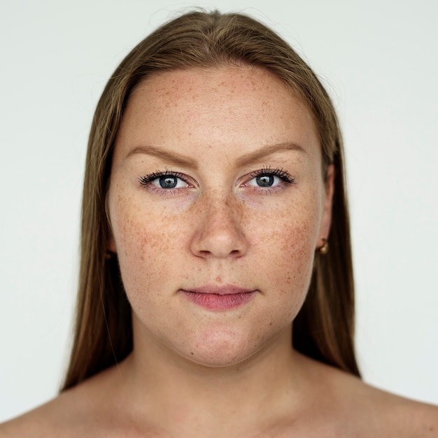 Worldface-Russische vrouw op een witte achtergrond