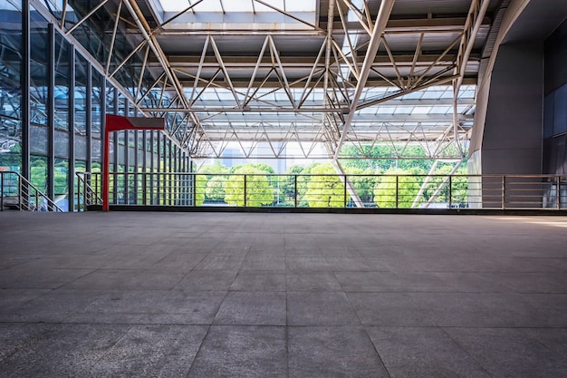 Zaal van bedrijfsgebouw