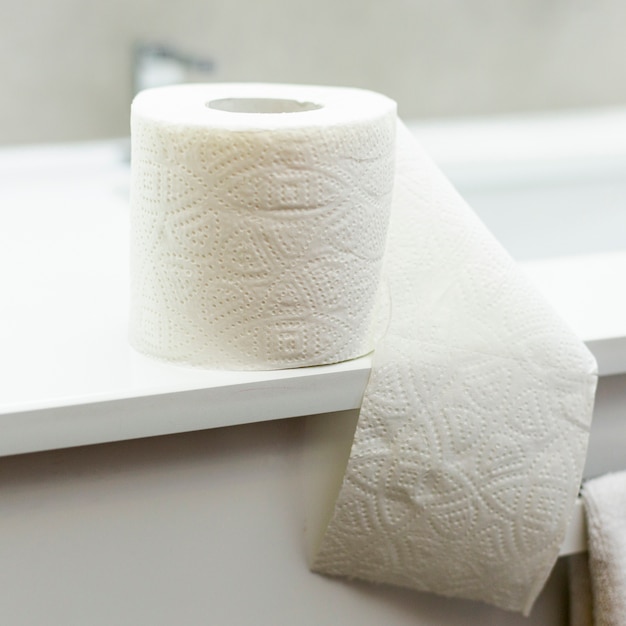 Zacht toiletpapier in de badkamer