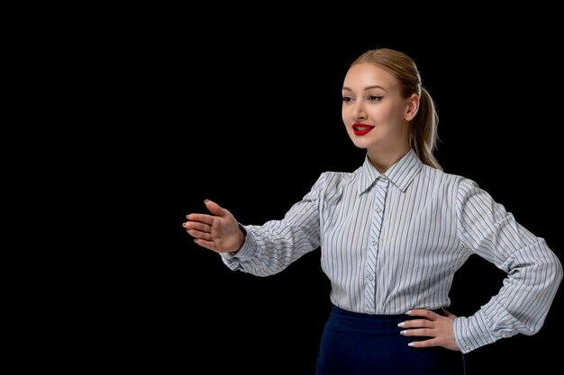 Zakenvrouw slim schattig meisje geeft een handdruk met rode lippenstift in kantoorkostuum