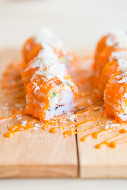 Zalmsushi rollen