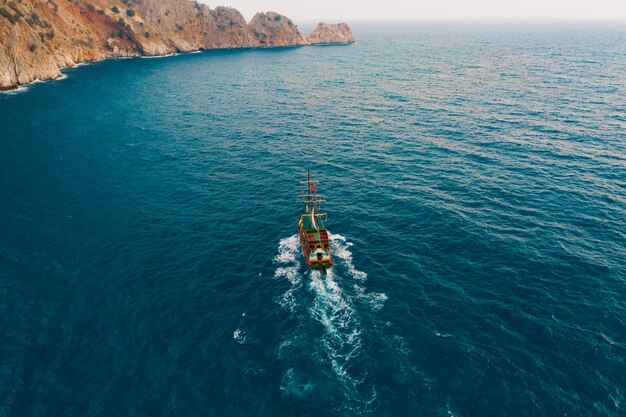 Zeilboot in de Medeteranian Zee