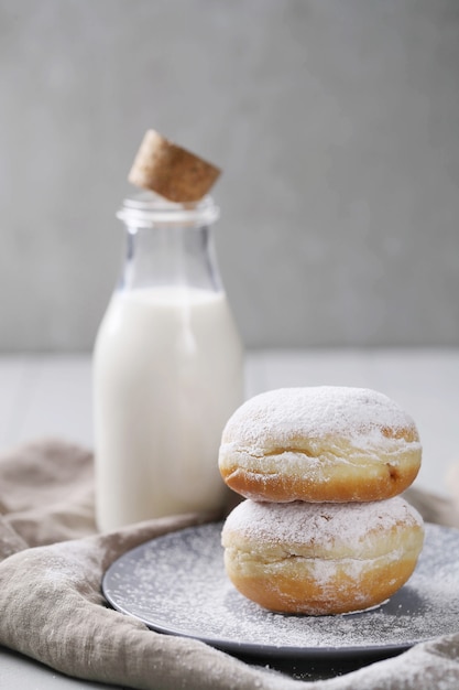 Zelfgemaakte heerlijke donuts als toetje