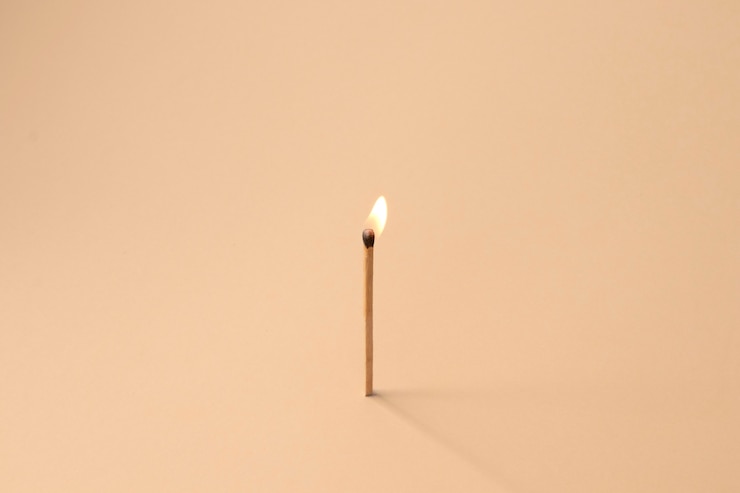 Gratis Foto zicht op verlichte houten lucifers